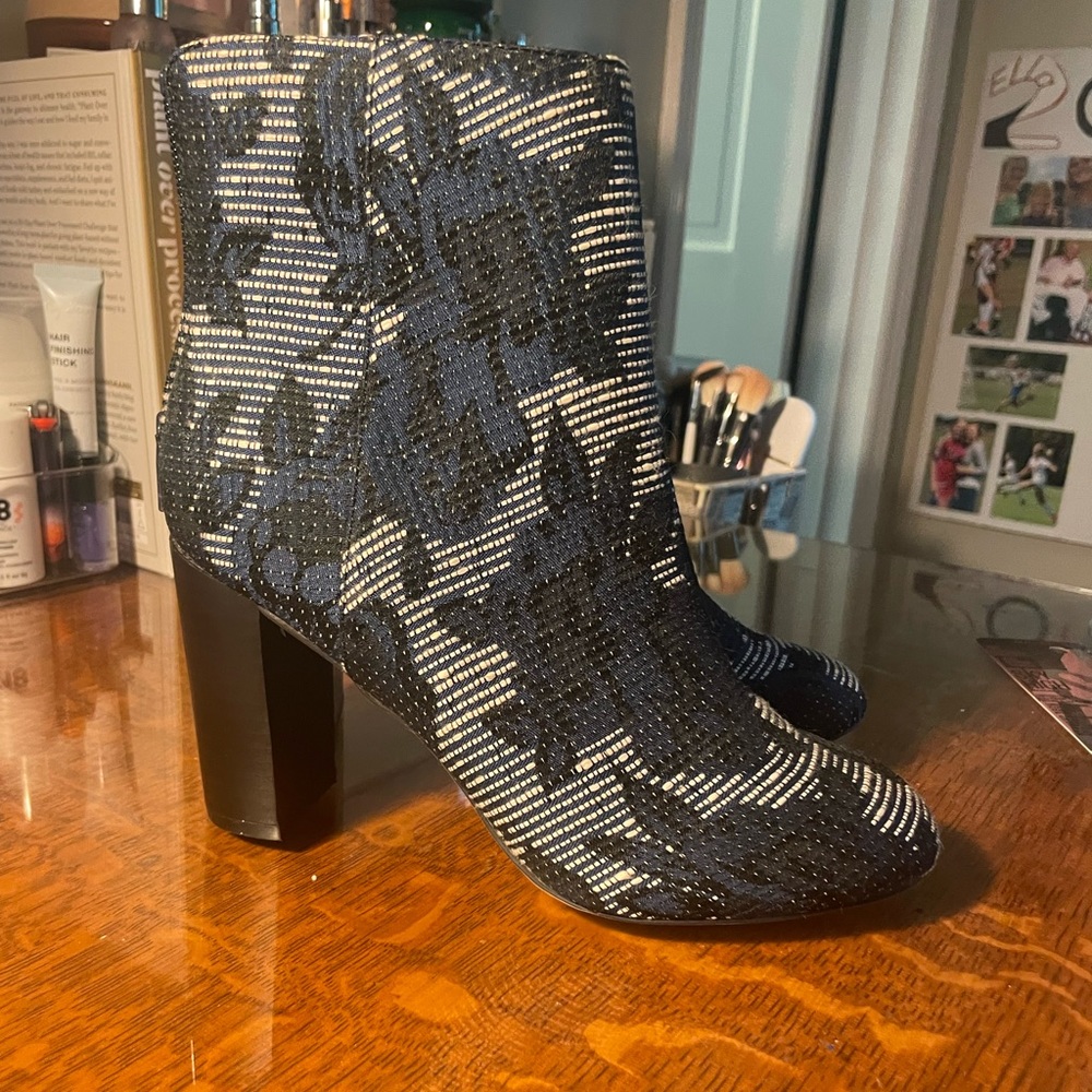 Navy pattern boots - Picture 3 of 4
